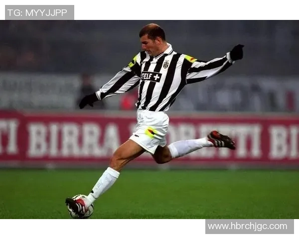 足球球星童年生活揭秘：从街头踢球到世界舞台的成长历程